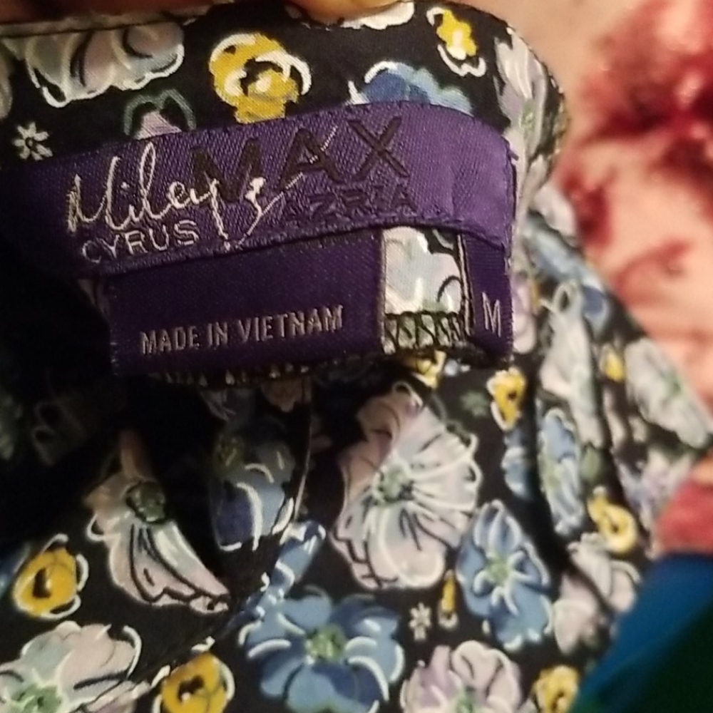 Cute Romper - Picture 3 of 3